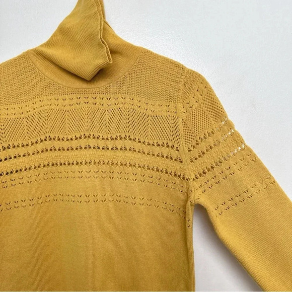 Banana Republic Womens Small  Pointelle Micro-Knit Turtleneck Sweater - Picture 7 of 16
